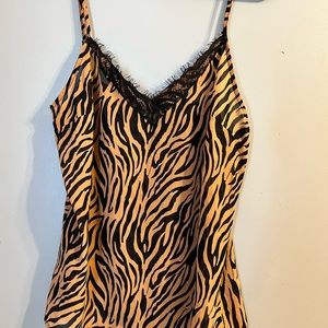 🐅 Tiger stripes Sophia Top, size M